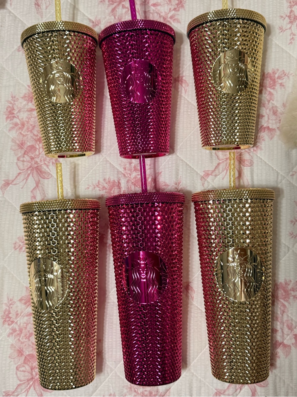 Resellers Lot Starbucks Holiday 2022 studded cups